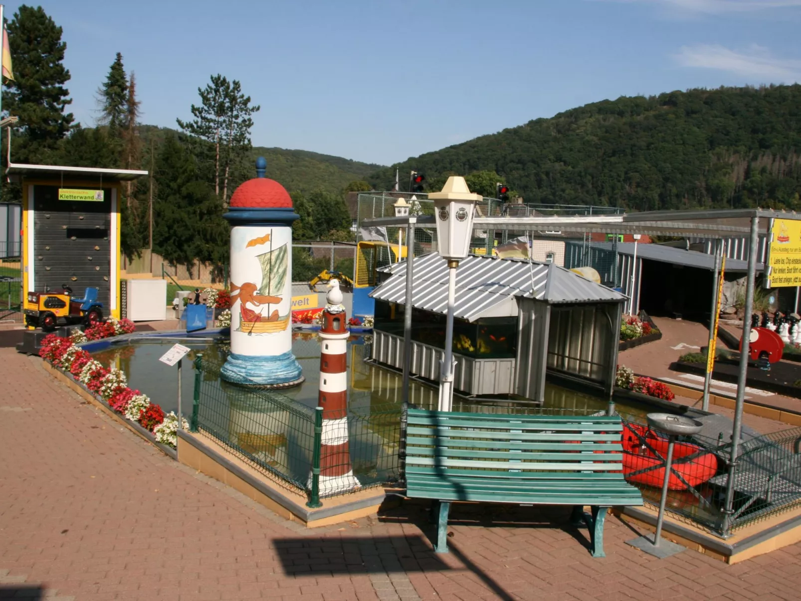 Apartment mit Hund-Buiten