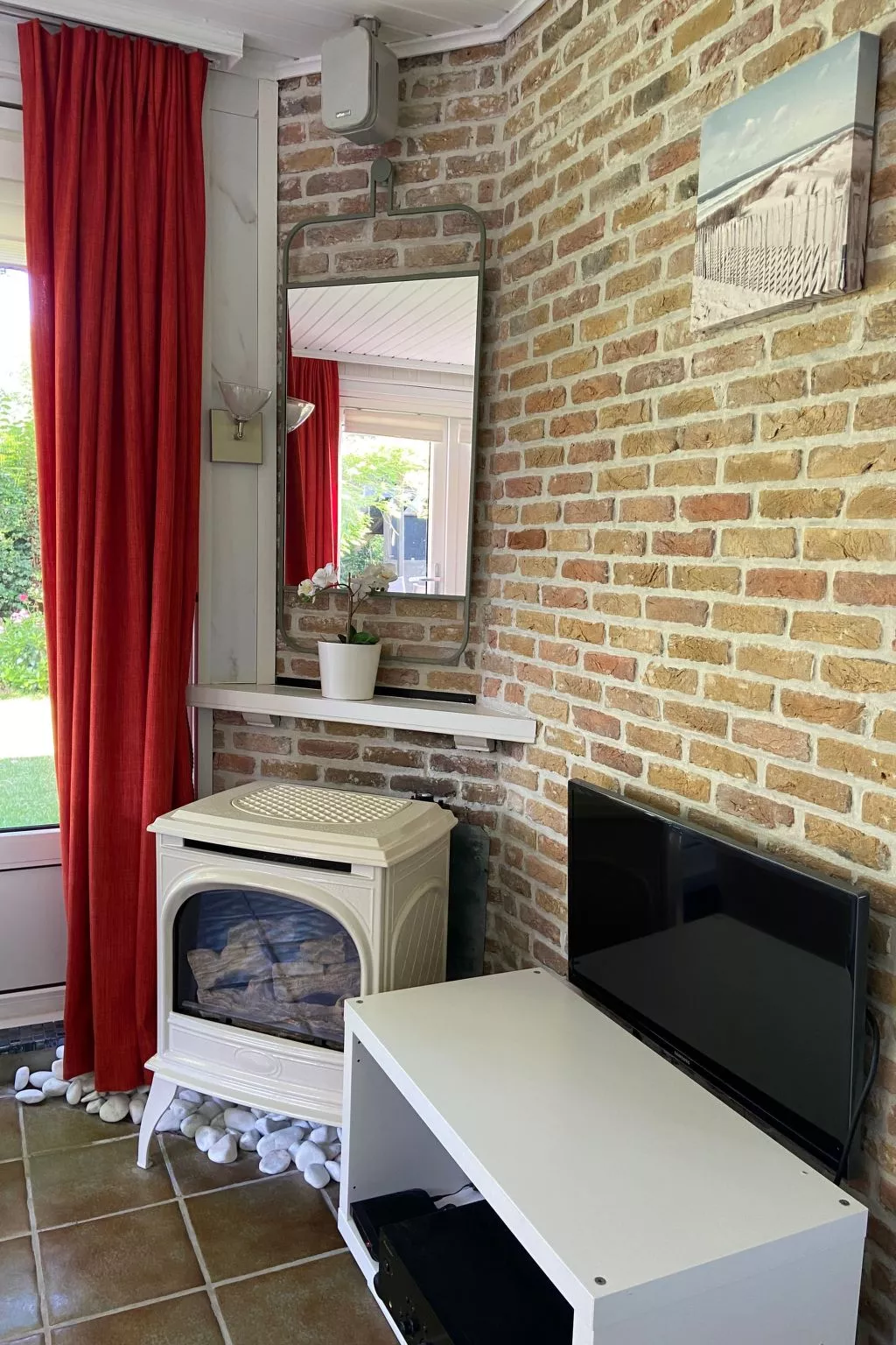 Kleines Haus mit Garten, direkt hinter dem Deich-Binnen