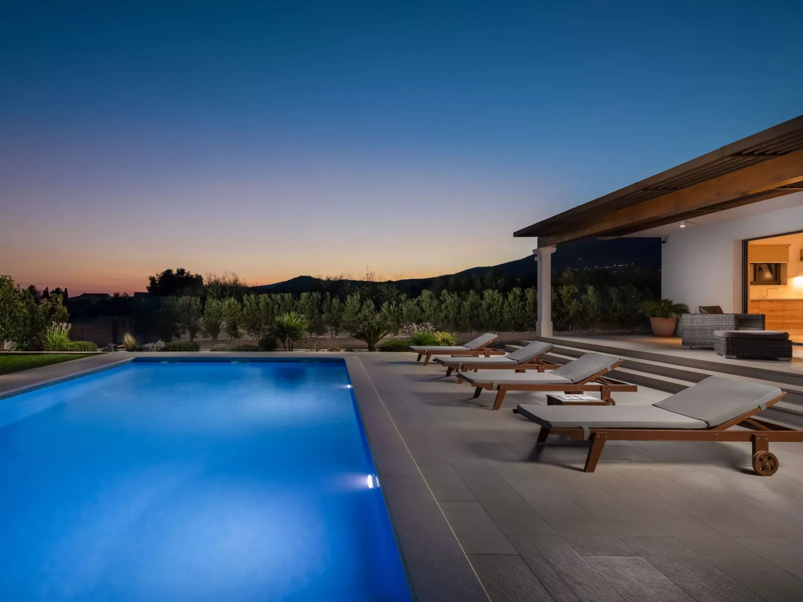 Villa "Cvita" mit eigenem Pool-Buiten