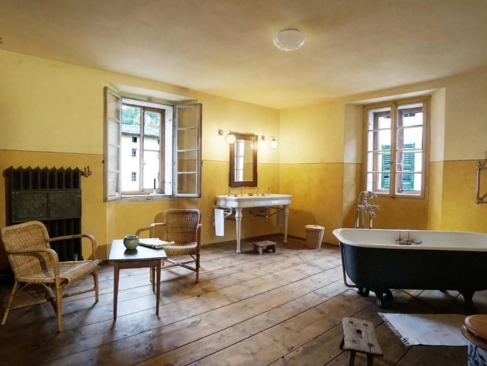 Bündner Zuckerbäckerpalazzo unter Denkmalschutz-Binnen