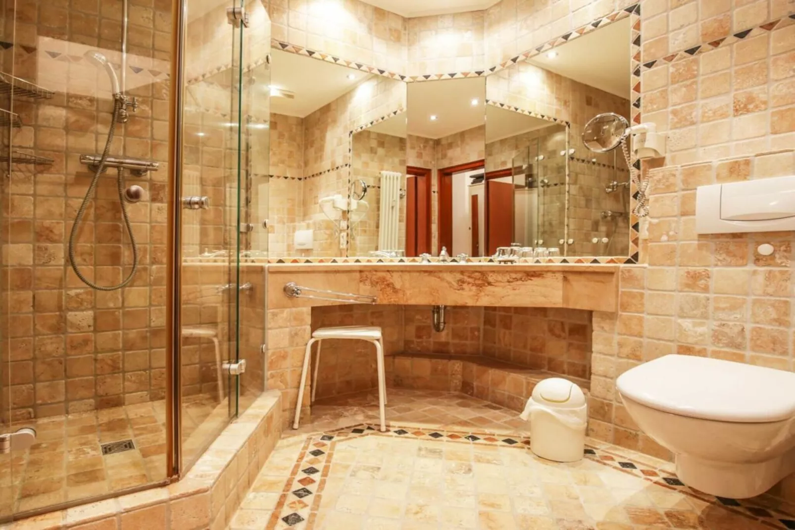 379600-Badkamer