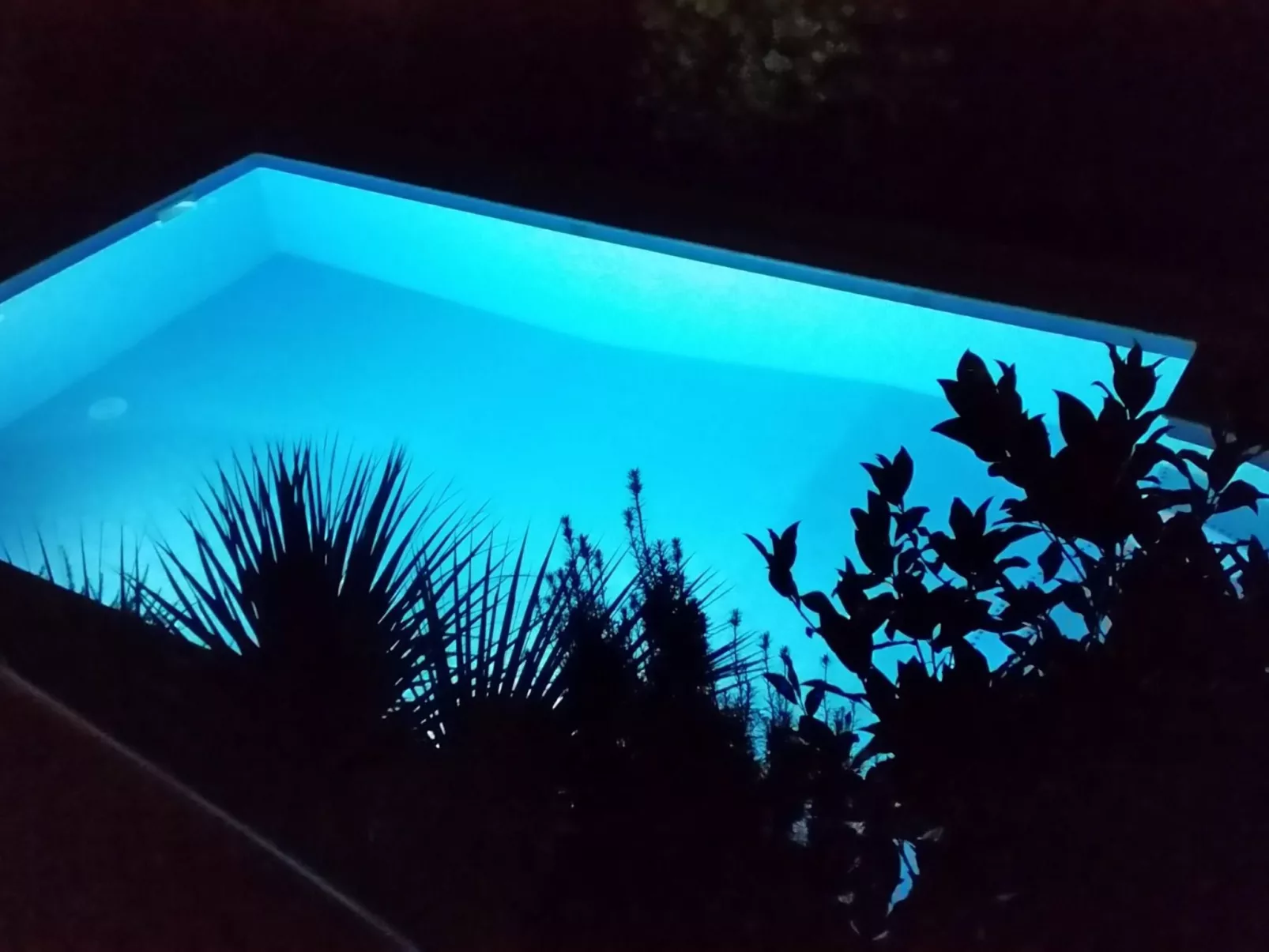 Moderne Ferienwohnung mit Balkonen mit Meerblick-Buiten