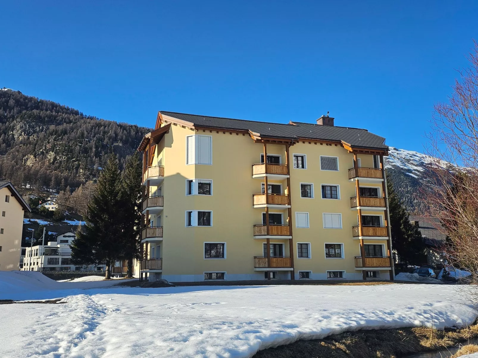 Chesa Champagna-Buiten