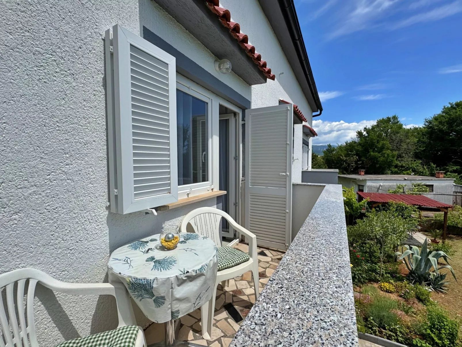 Apartment Nikolic-Buiten