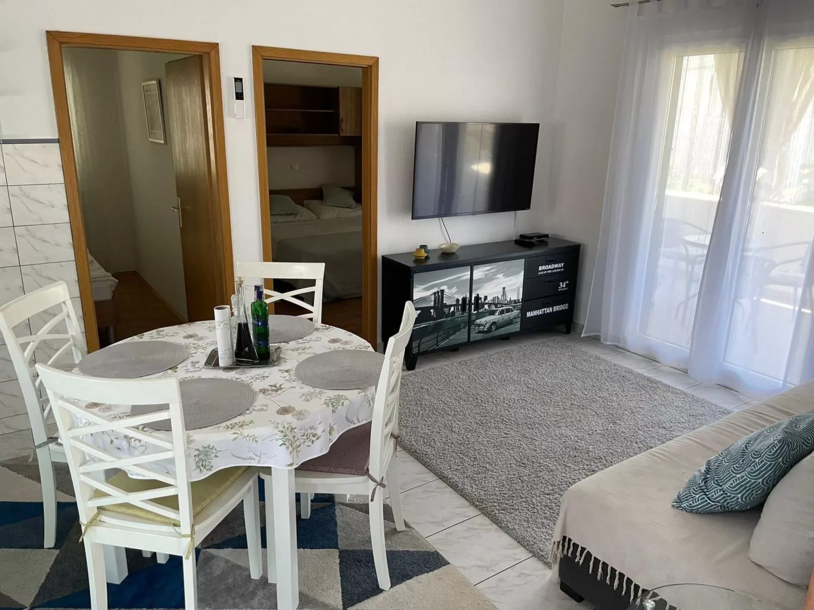 Wohnung "Ivka 1" mit Blick auf das Wasser-Binnen