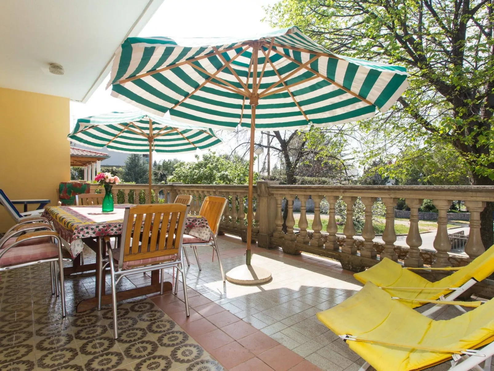 Appartement "Apartman Ester" mit Terrasse-Buiten