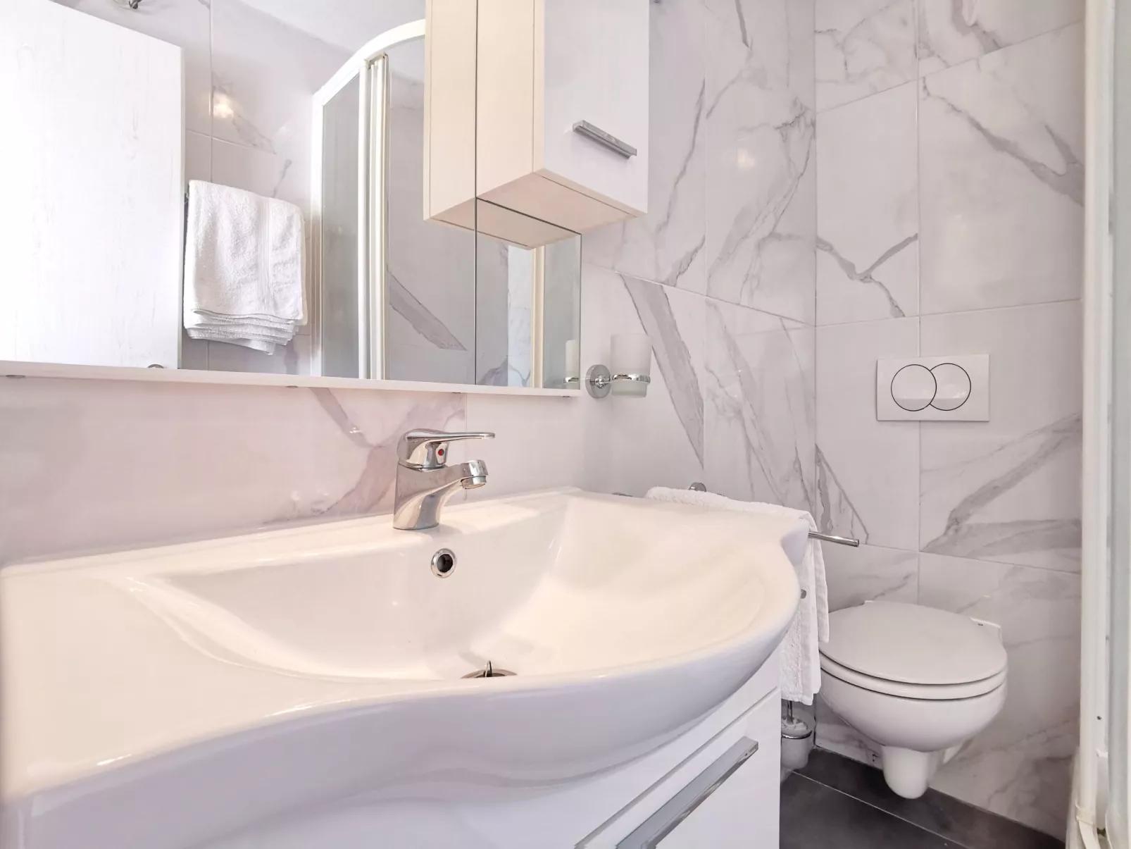 Apartment Devcic-Image-tags.info