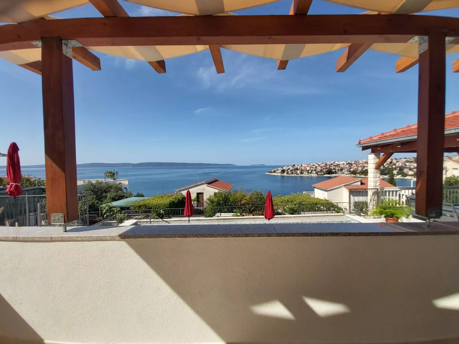 Mit Infinity Pool-Buiten