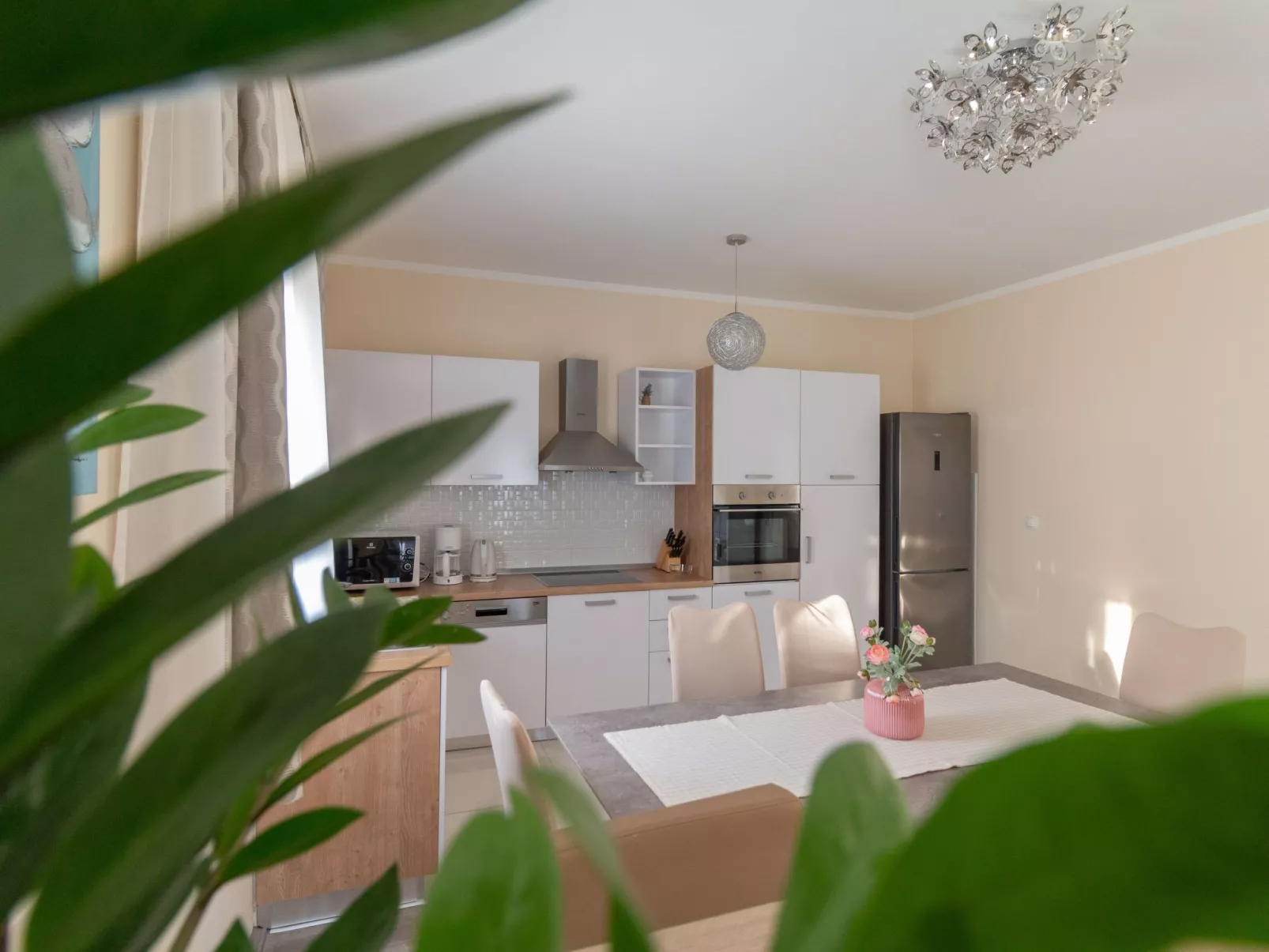 Villa mit Garten, Grill und Terrasse-Binnen