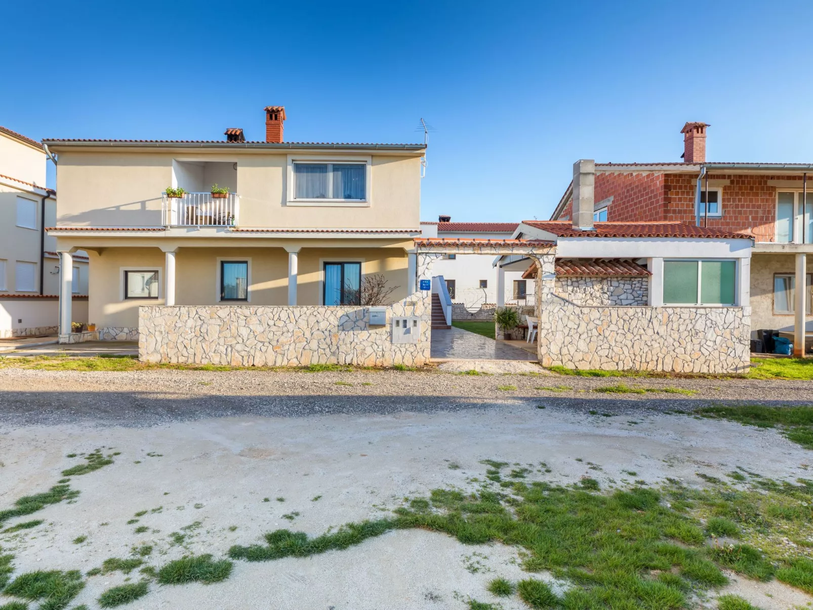 Solea, Dorf Valbandon-Buiten