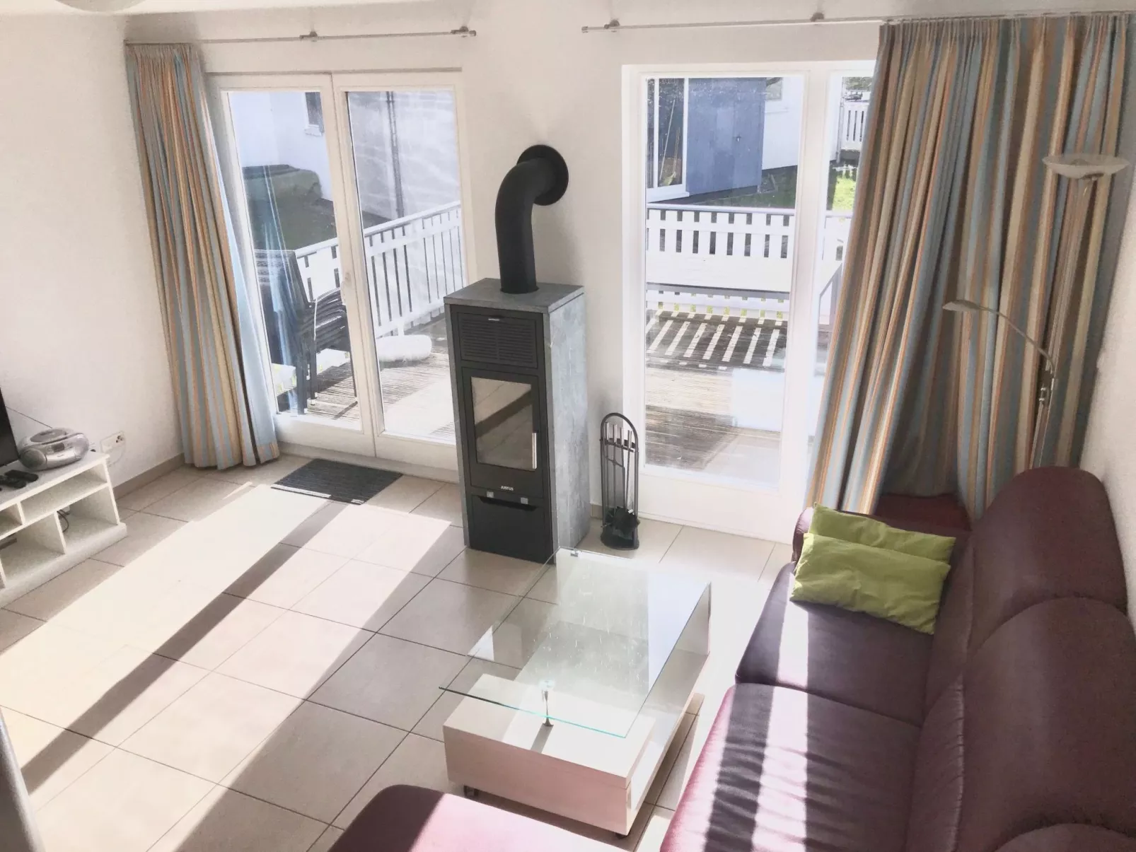 Strandhaus LEE Sauna Kamin Wlan-Binnen