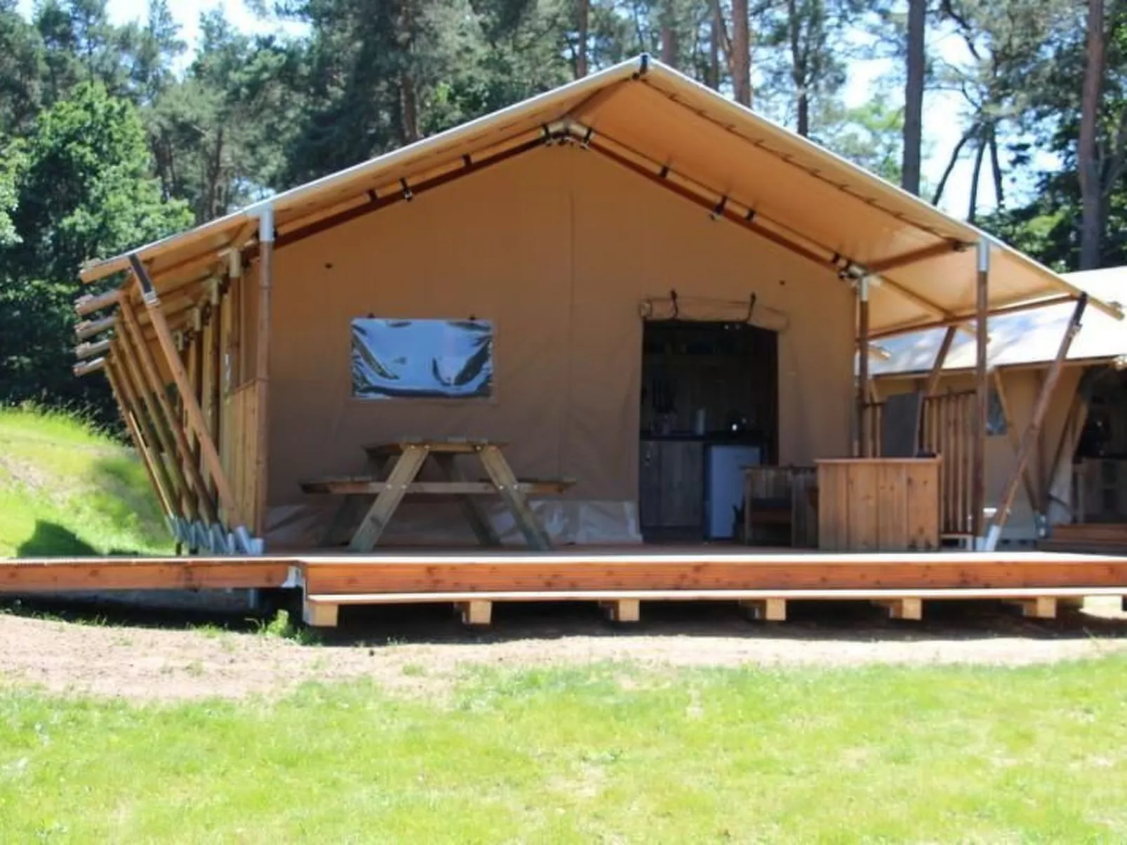 Safarizelt in Hohenlychen mit Garten und Grill-Buiten