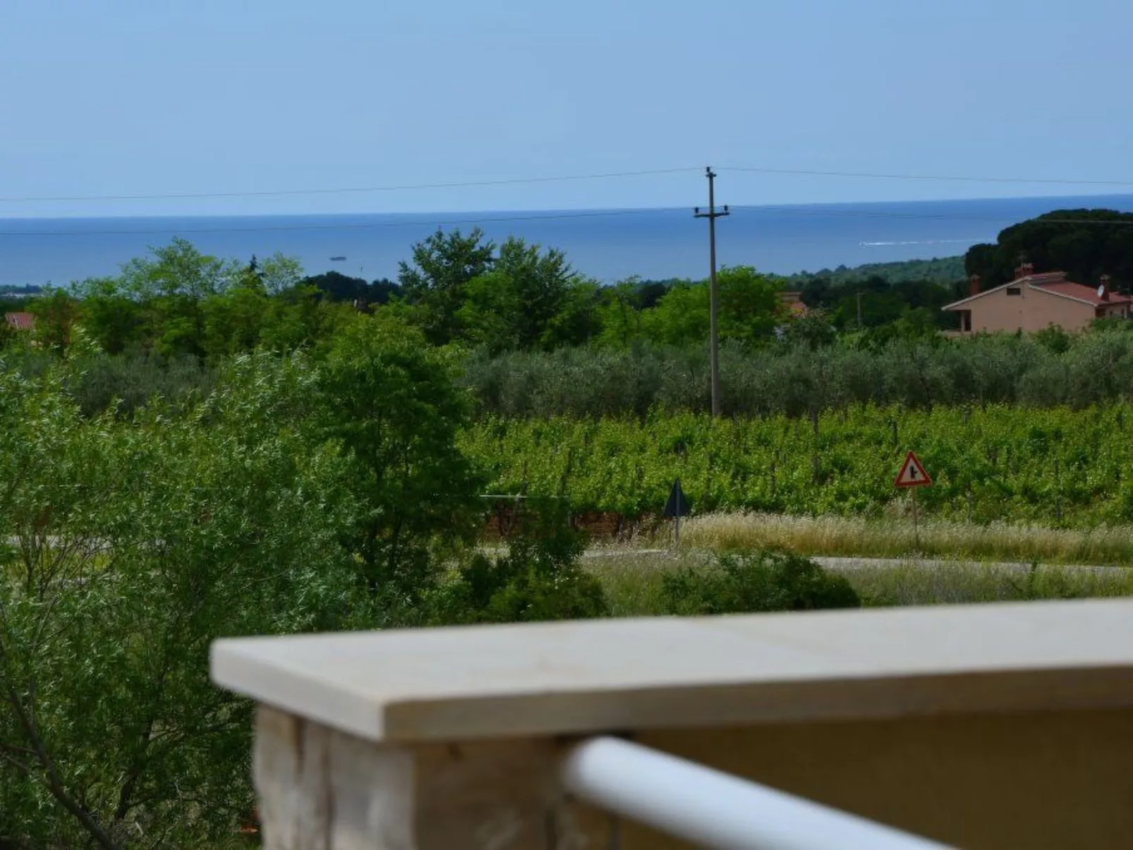 Mit Blick auf das Wasser-Buiten