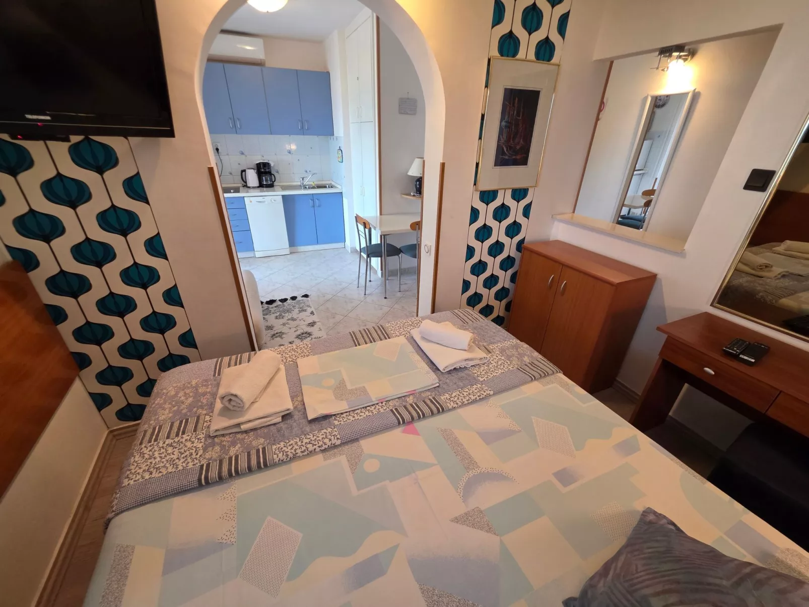 Appartement mit Balkon - gemeinsamer Pool und Terrasse-Binnen