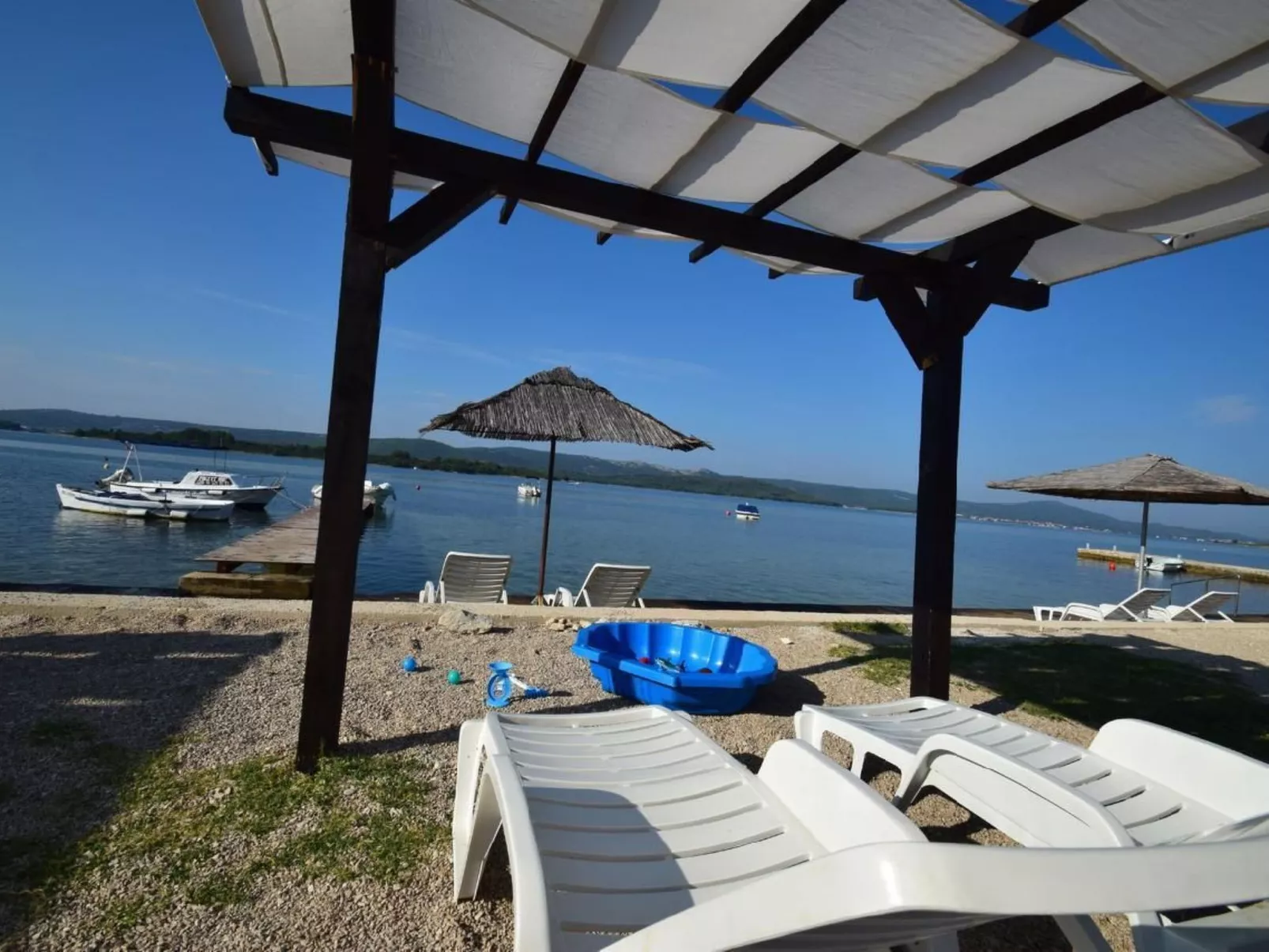 In Turanj mit Grill und Terrasse-Buiten