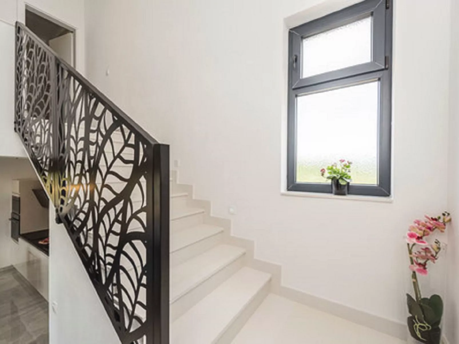 Villa Angelo mit Sauna, Fitnessraum und Pool-Binnen