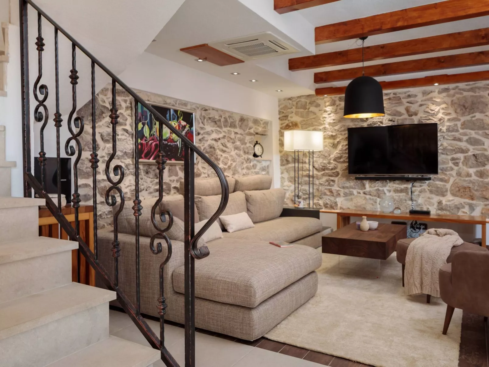 Die Höfe der Villa Ivan-Binnen