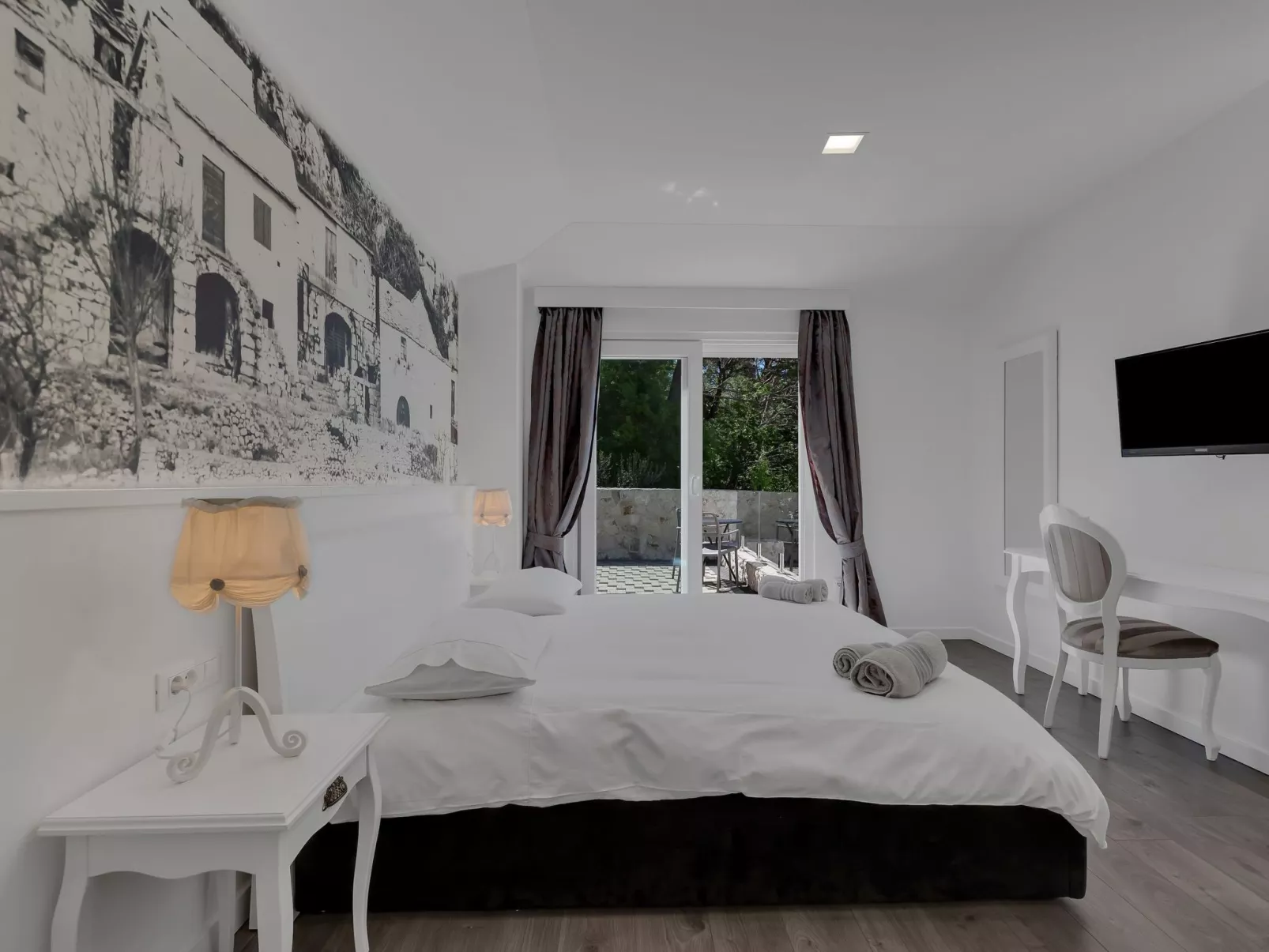 Mit Privatpool für 8 Personen  + 2 Kinder ca. 450 m&sup2; in Bast, Dalmatien (G-Image-tags.info