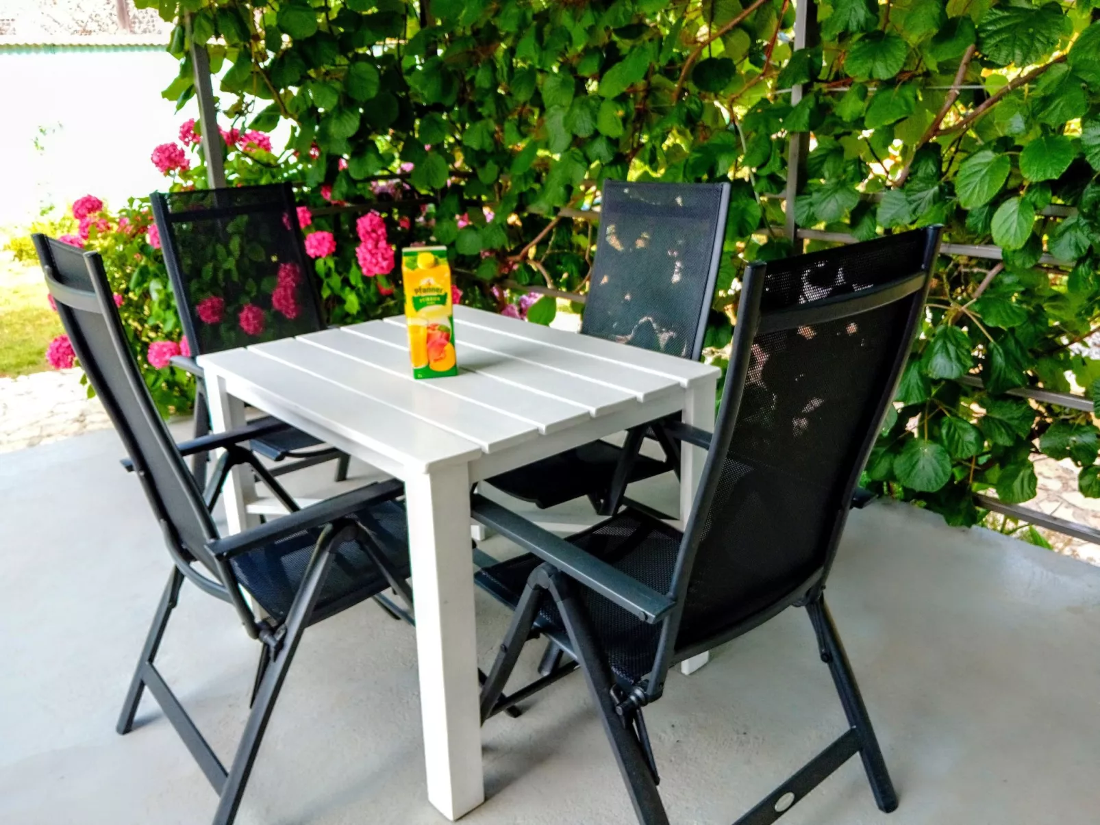 Anwesen "Krasno" mit Terrasse-Buiten