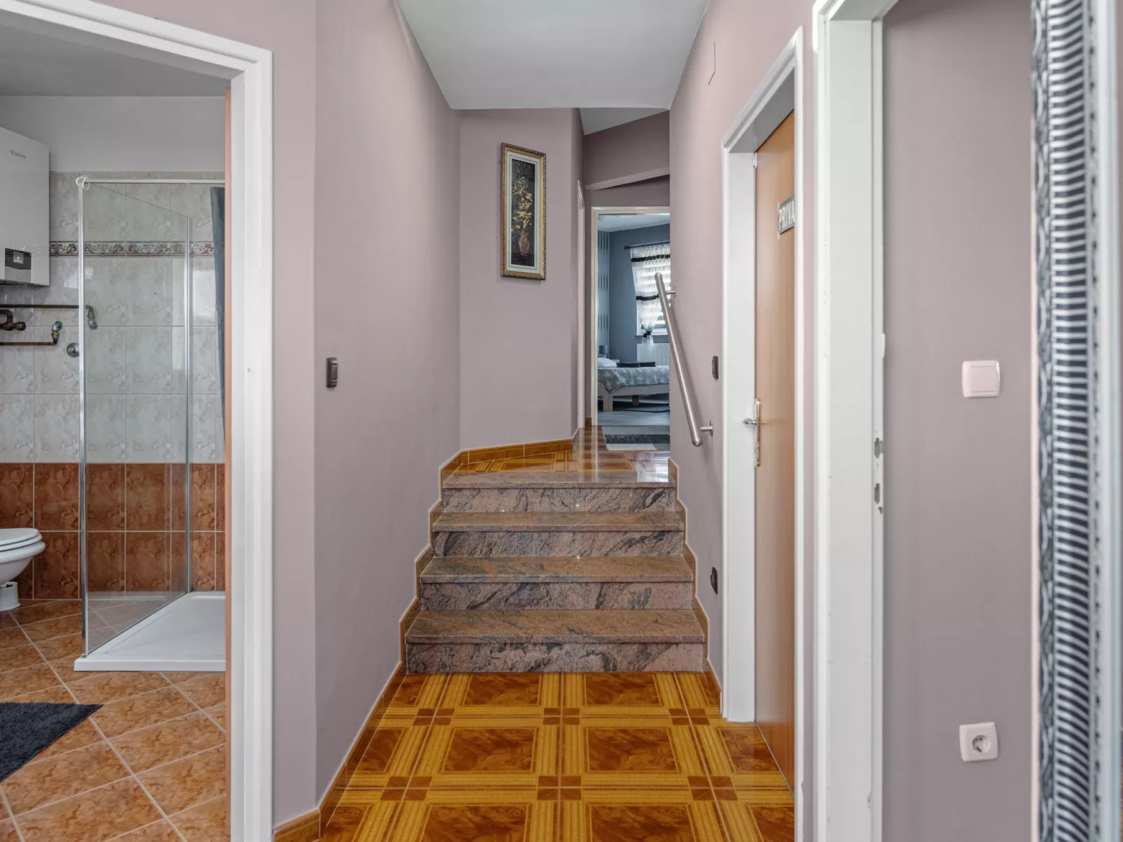 Mit Blick auf das Wasser-Binnen