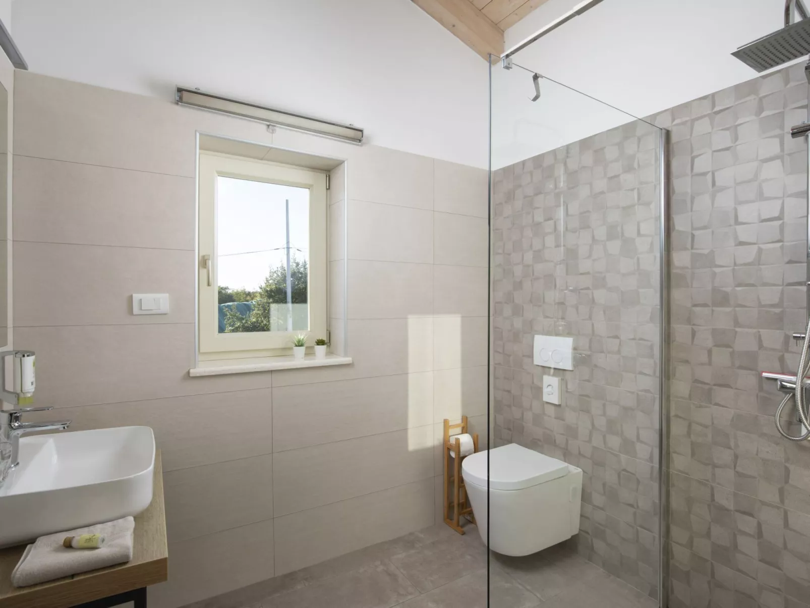 "Villa Matea" mit privatem Pool-Binnen