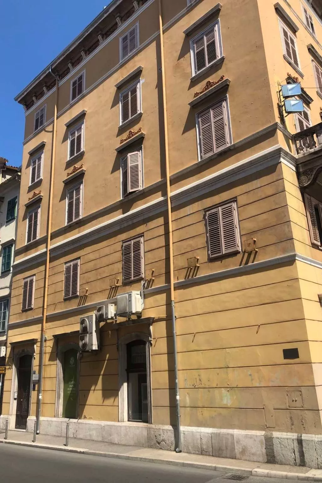 Tashi Urban Stay, 2 BR Wohnung Rijeka Center"-Buiten