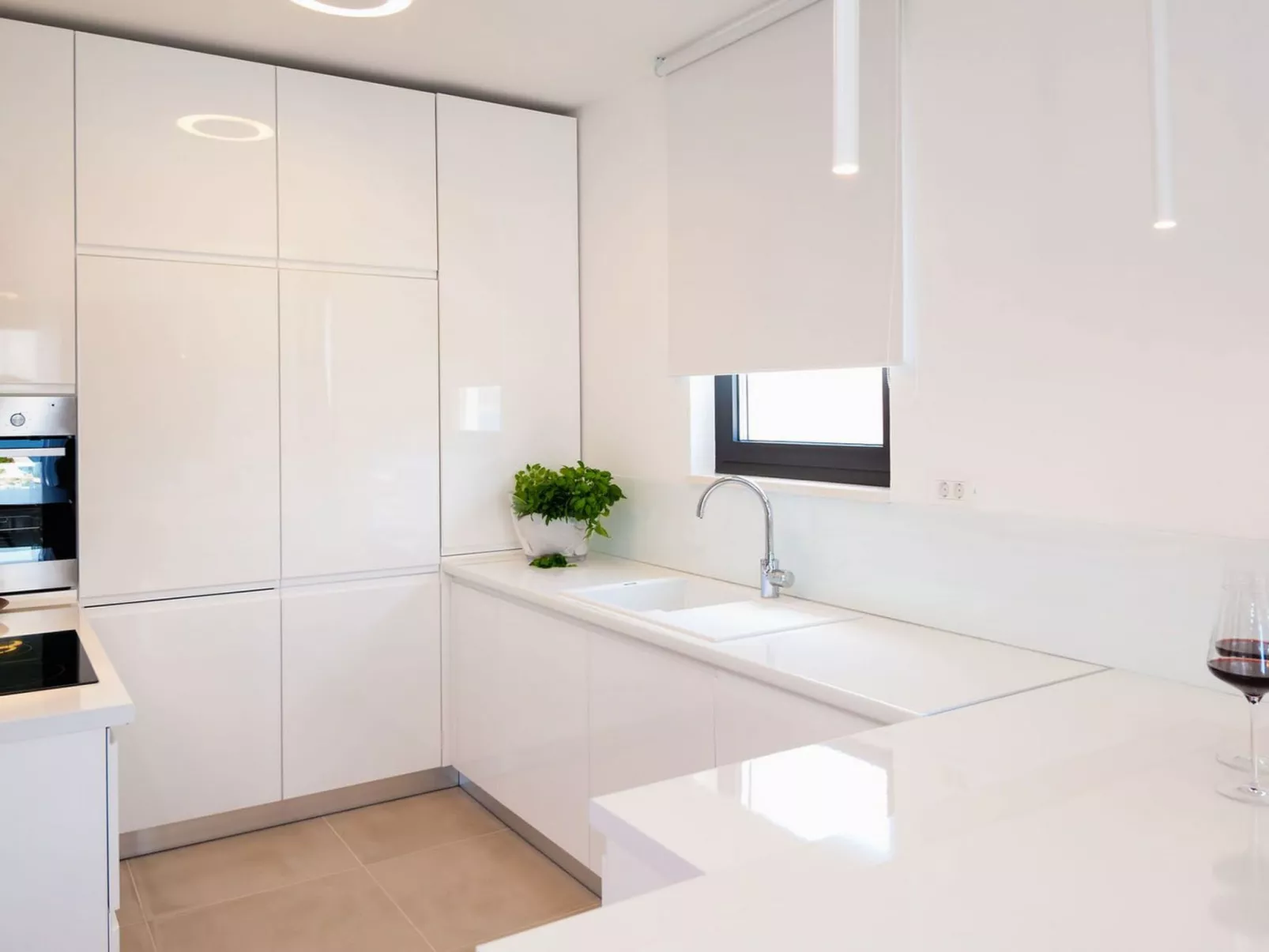 Luxuriöse Villa Rose am Strand mit Pool-Binnen