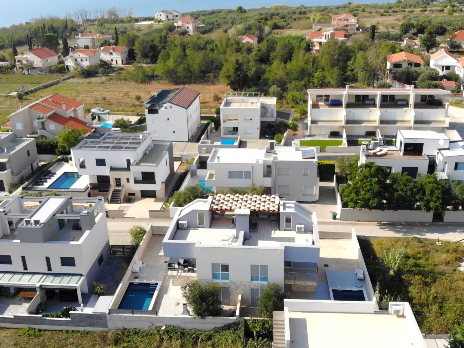 Erdgeschoss-Ferienwohnung mit Garten und Pool-Buiten