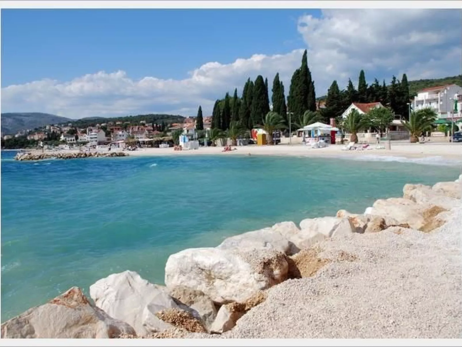 Villa Mediteran, kleine Ferienwohnung mit Terrasse-Buiten
