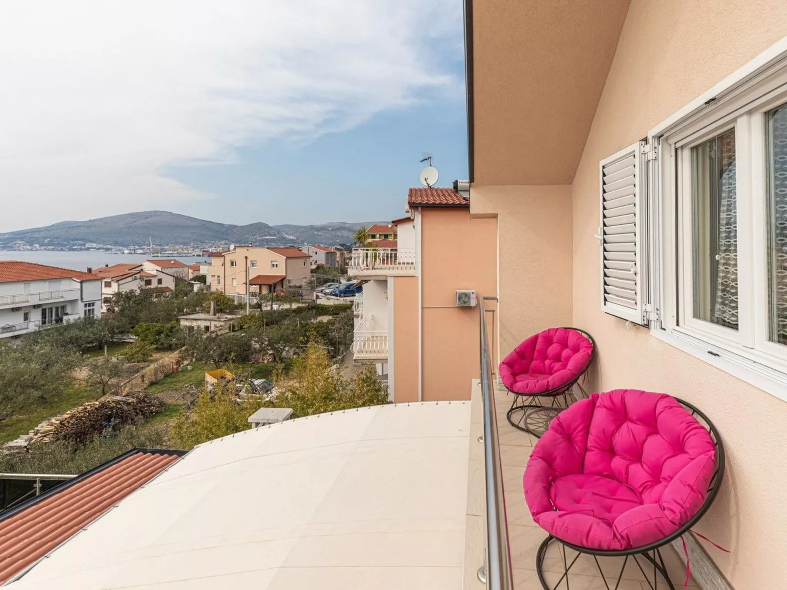 Villa Urban in Trogir mit privatem beheiztem Pool-Buiten