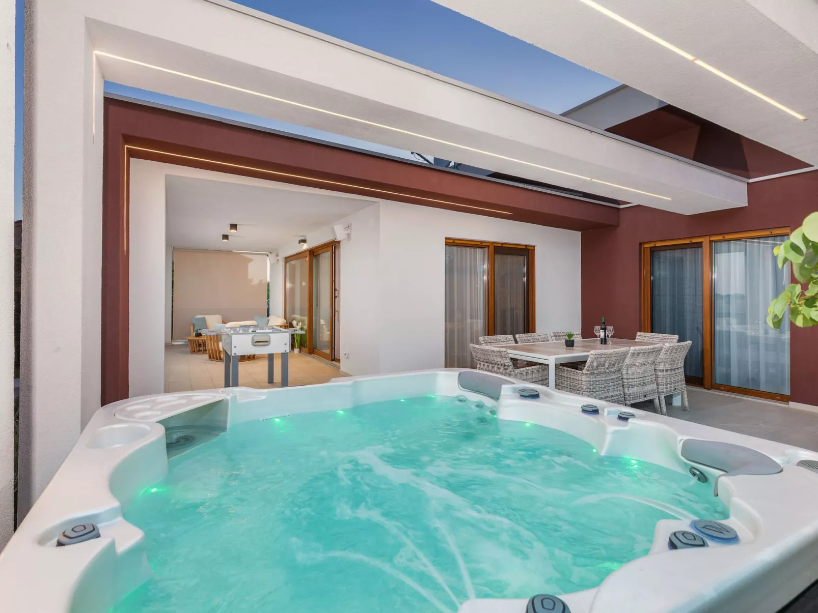 Villa Grofica, beheizter Pool, Taverne, Strandnähe-Buiten