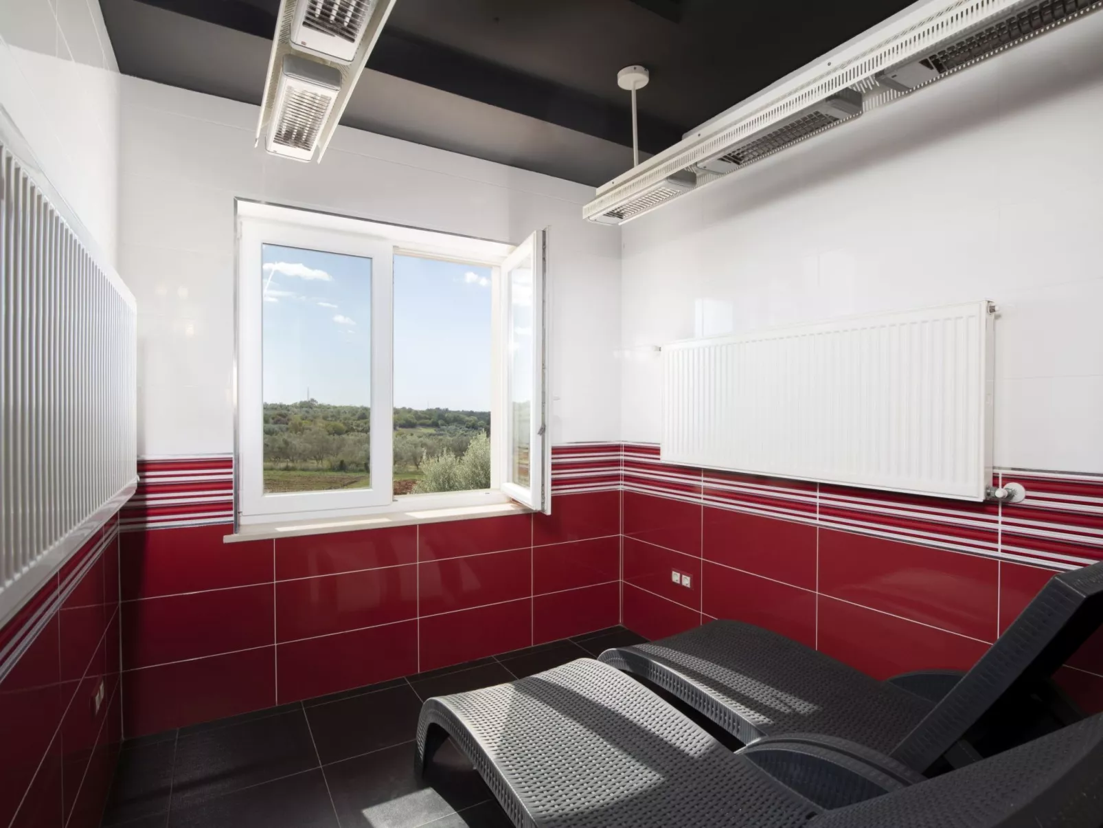 Villa Mason mit beheiztem Pool und Mini-Wellness-Binnen