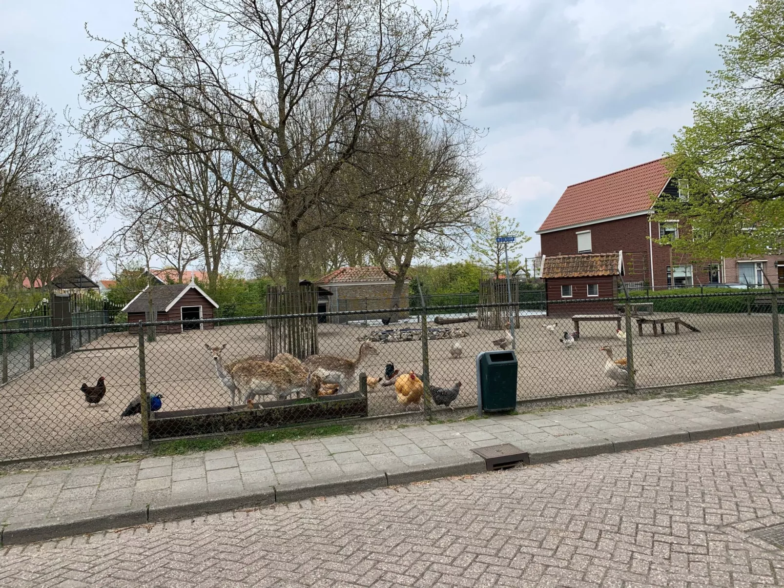 "Cottage" mit Wallbox-Buiten