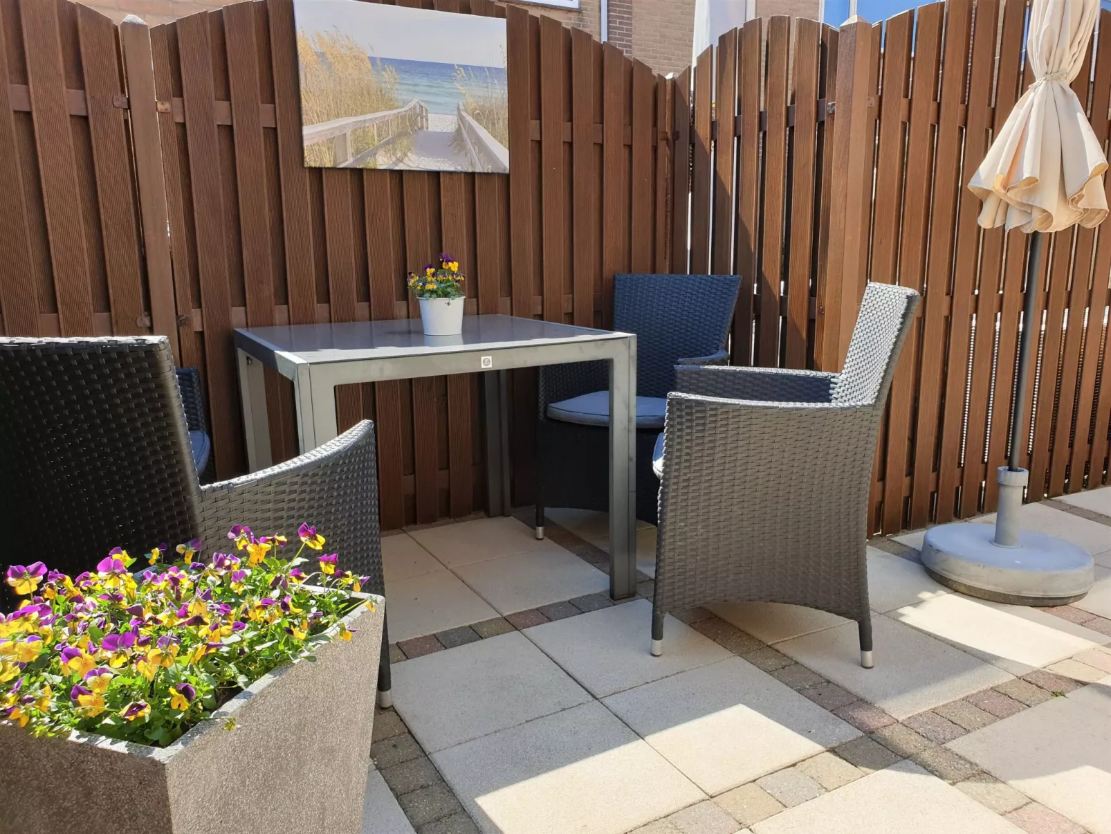 Sommerhaus in ruhiger Lage mit privatem Garten und Terrasse-Buiten