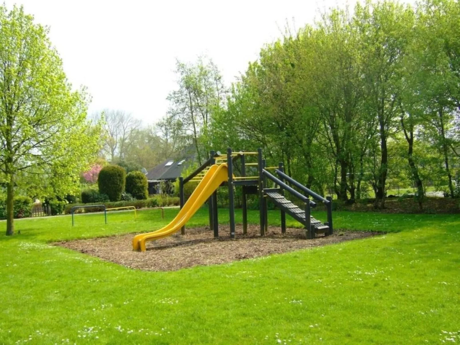 "Buurtweg 121"-Buiten