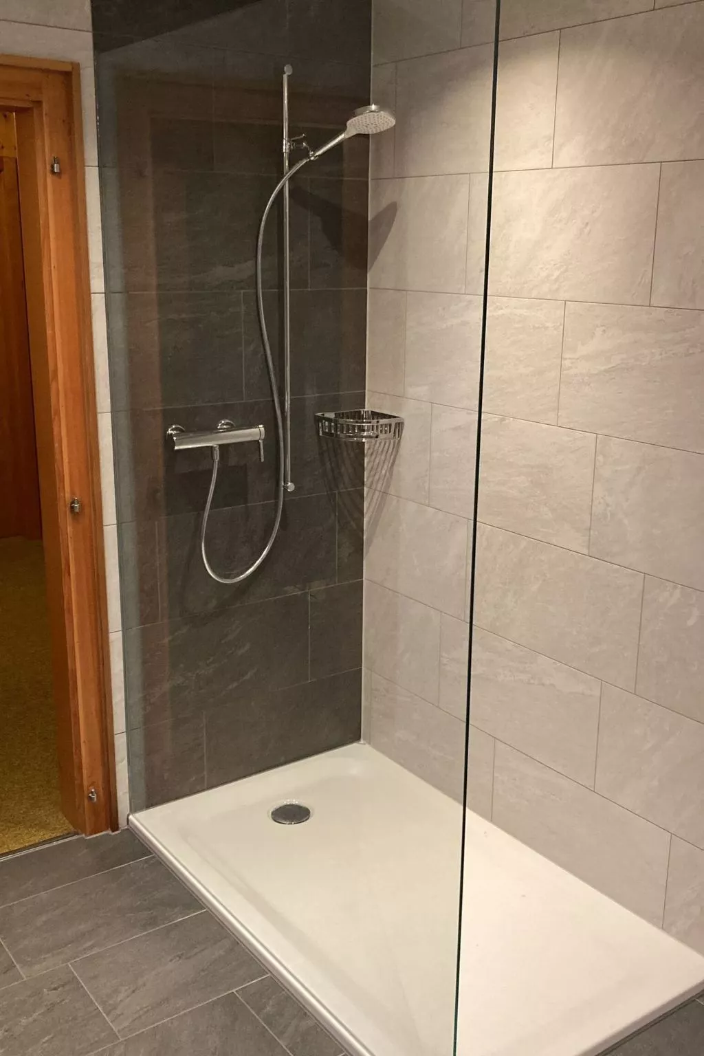 Chalet Finkenwiese - für 8 Erwachsene und 5 Kinder-Binnen