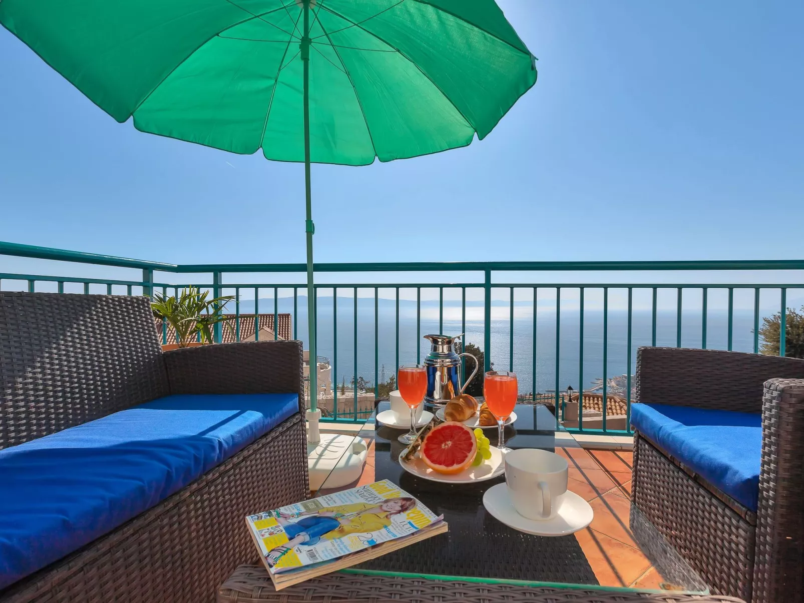 "Podgora" mit Blick auf das Wasser-Binnen