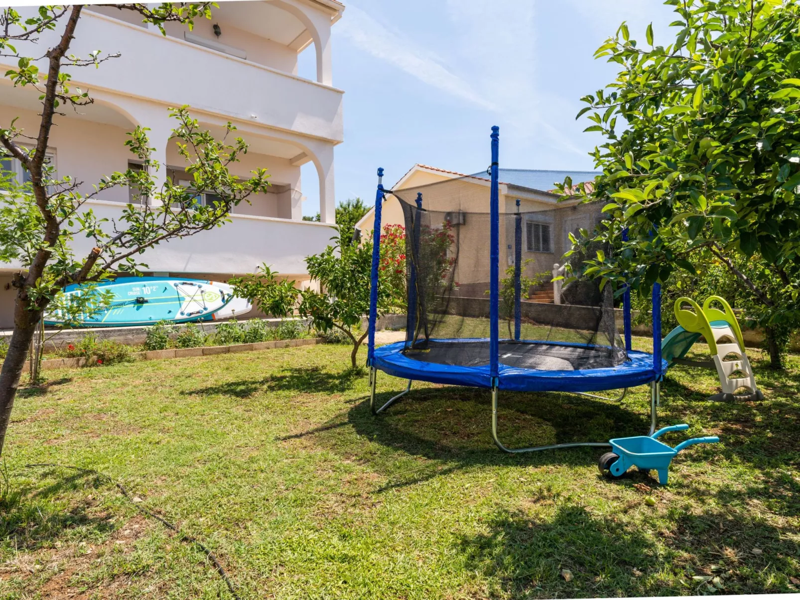 "Lenko 1" mit Blick auf das Wasser-Buiten