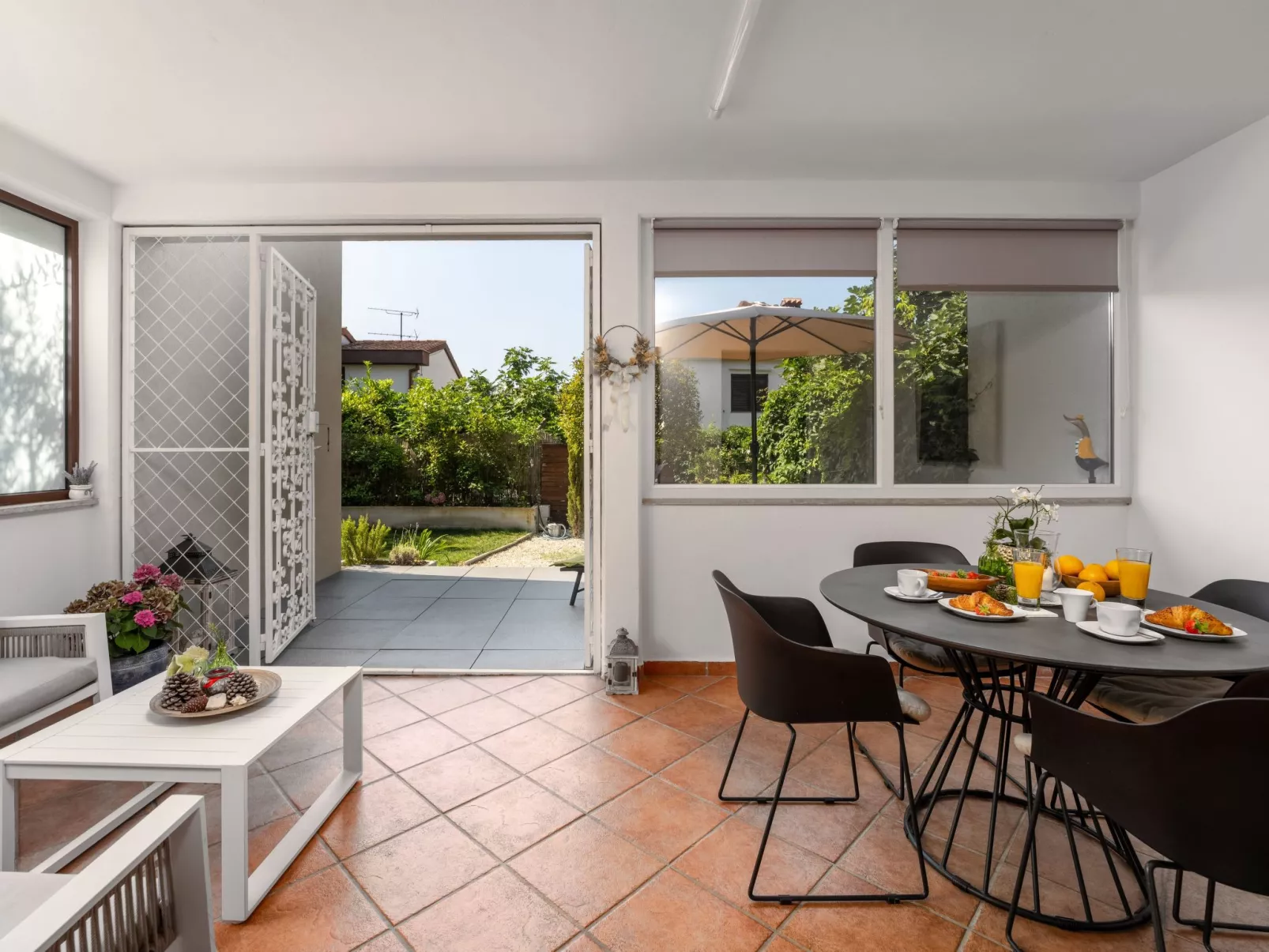 Carla-Image-tags.info