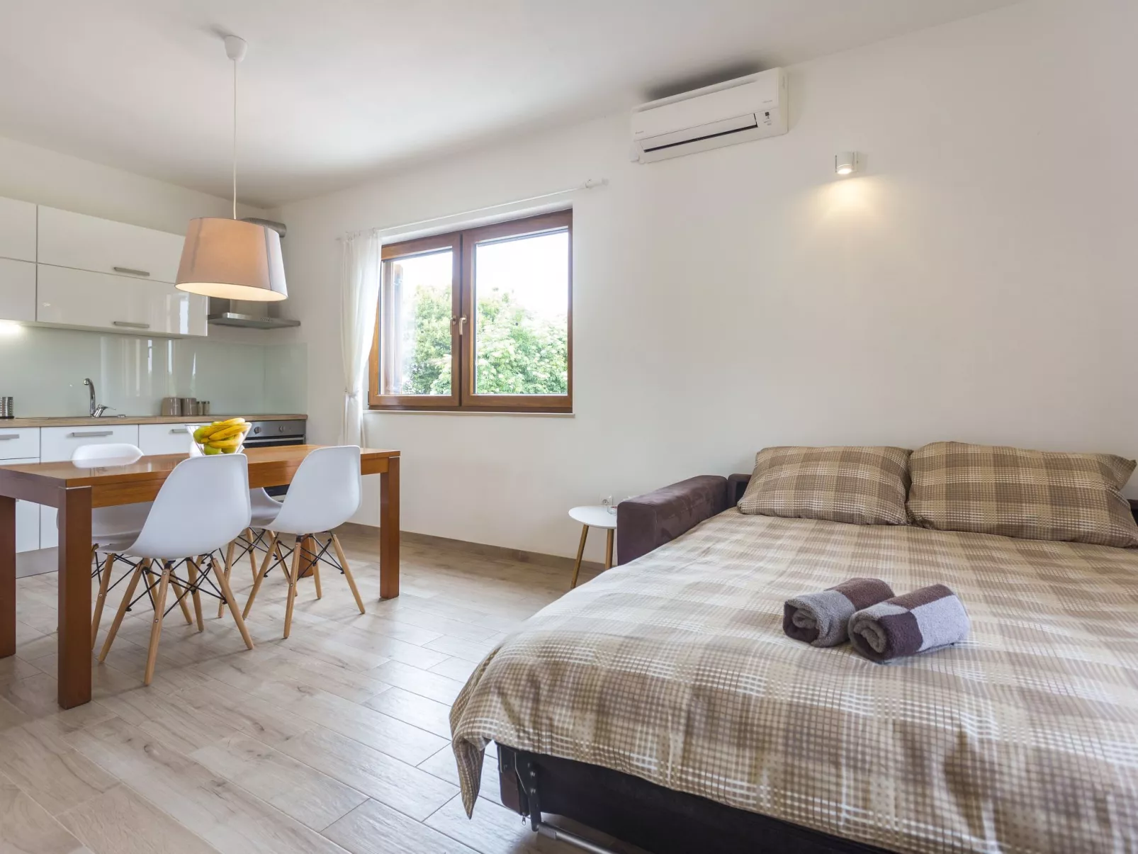 Haus Nina mit beheiztem Schwimmbad-Binnen