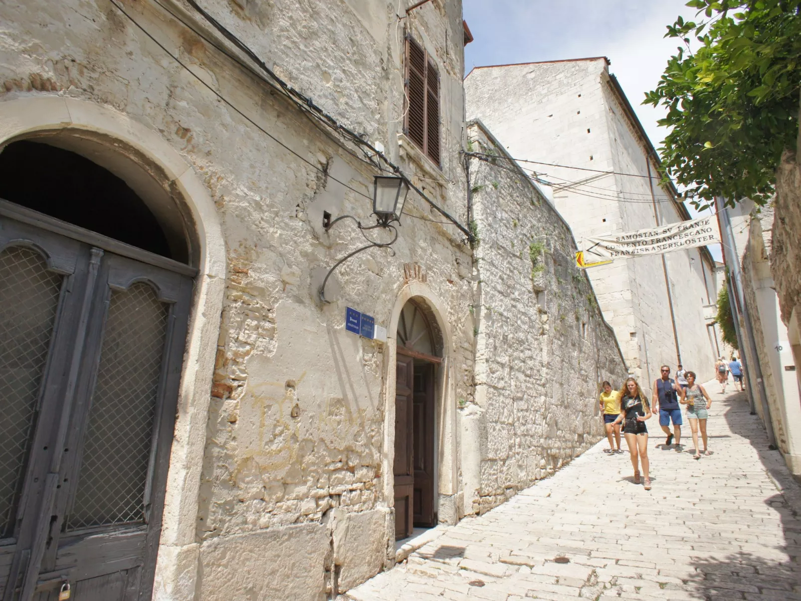Stilvolle Wohnung in Arena mit großer Terrasse-Buiten