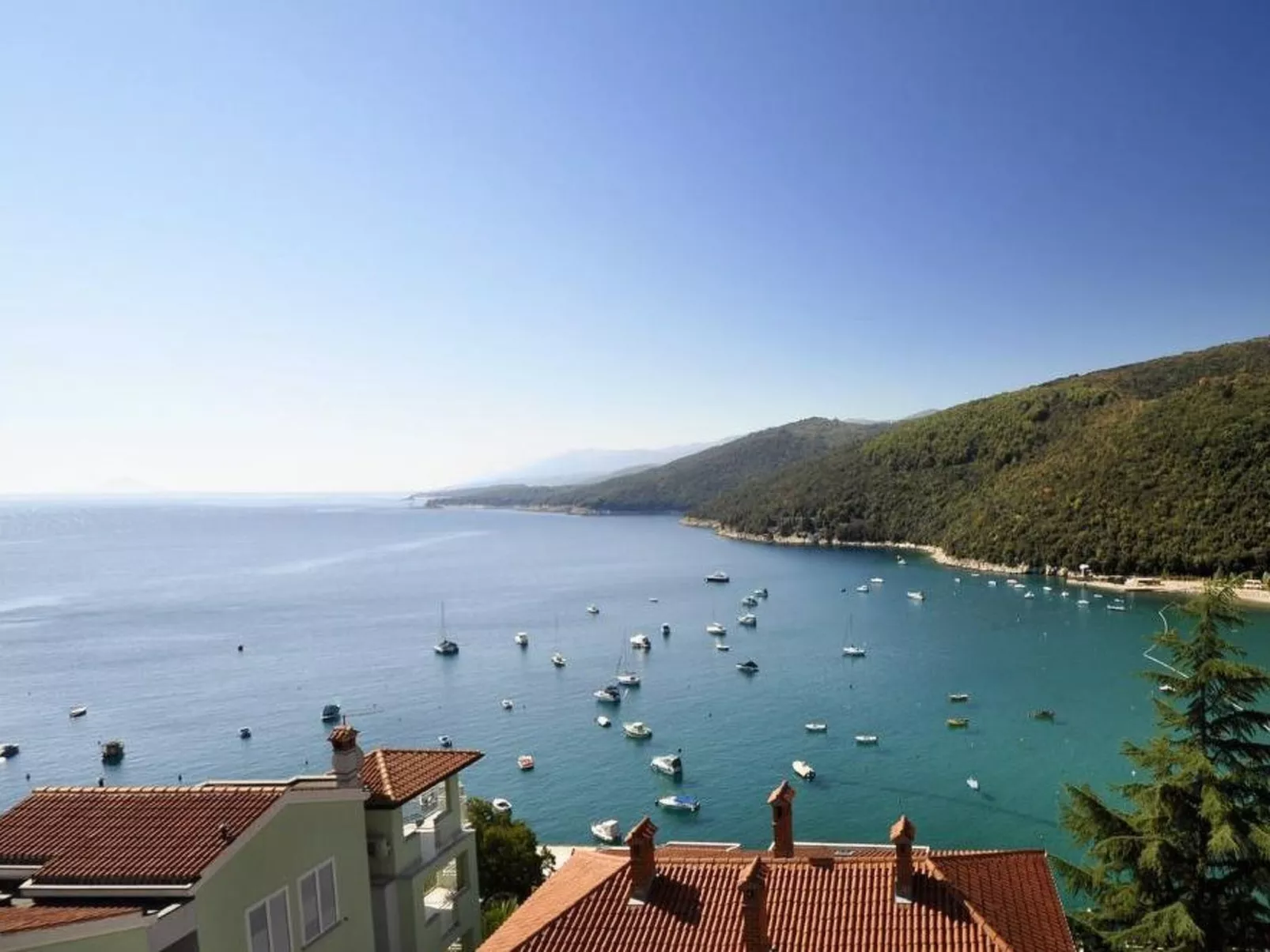 Zwei-Zimmer-Wohnung in der Nähe des Meeres-Buiten