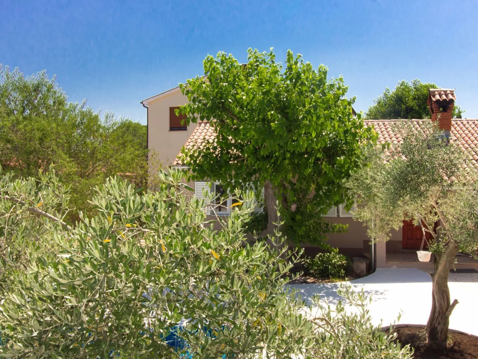 AQUA mit Pool-Buiten