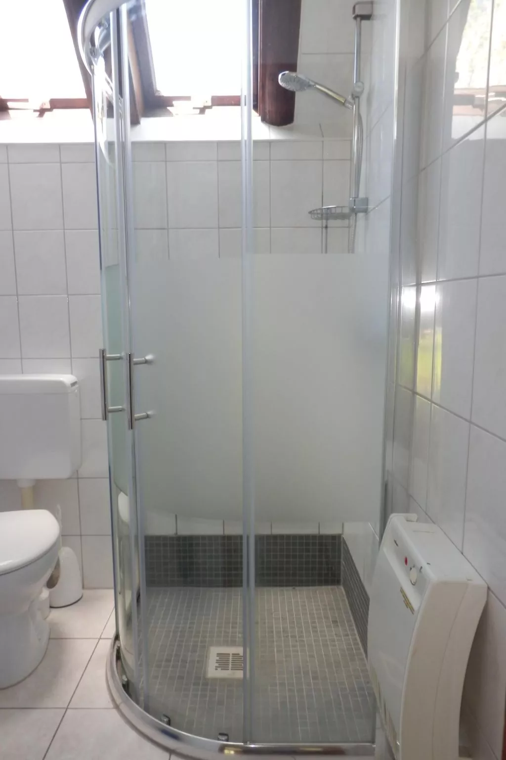 Mit Grill, Terrasse und Garten-Binnen