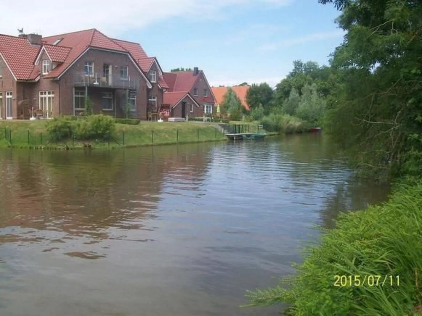 Mit umfriedetem Garten und Terrassen-Buiten