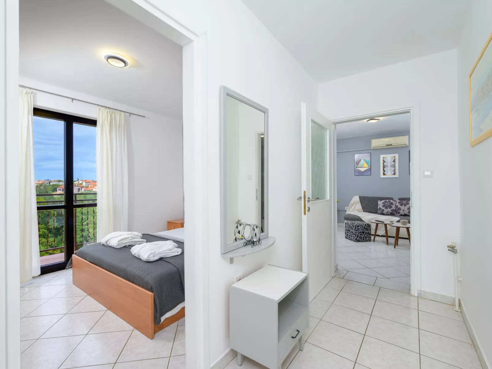 Stilvoll eingerichtete Ferienwohnung 4-Image-tags.info