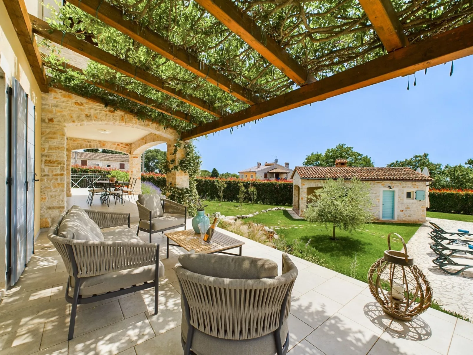 Luxusvilla "Azzurra" mit beheiztem Pool-Binnen