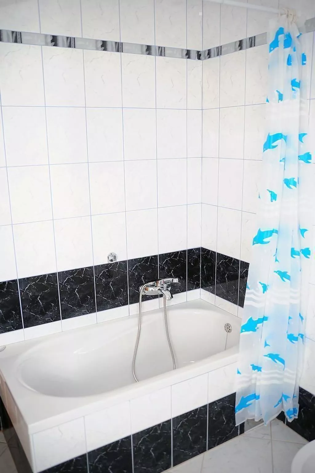 Ruhiges Ferienhaus mit Balkon und Garten-Binnen