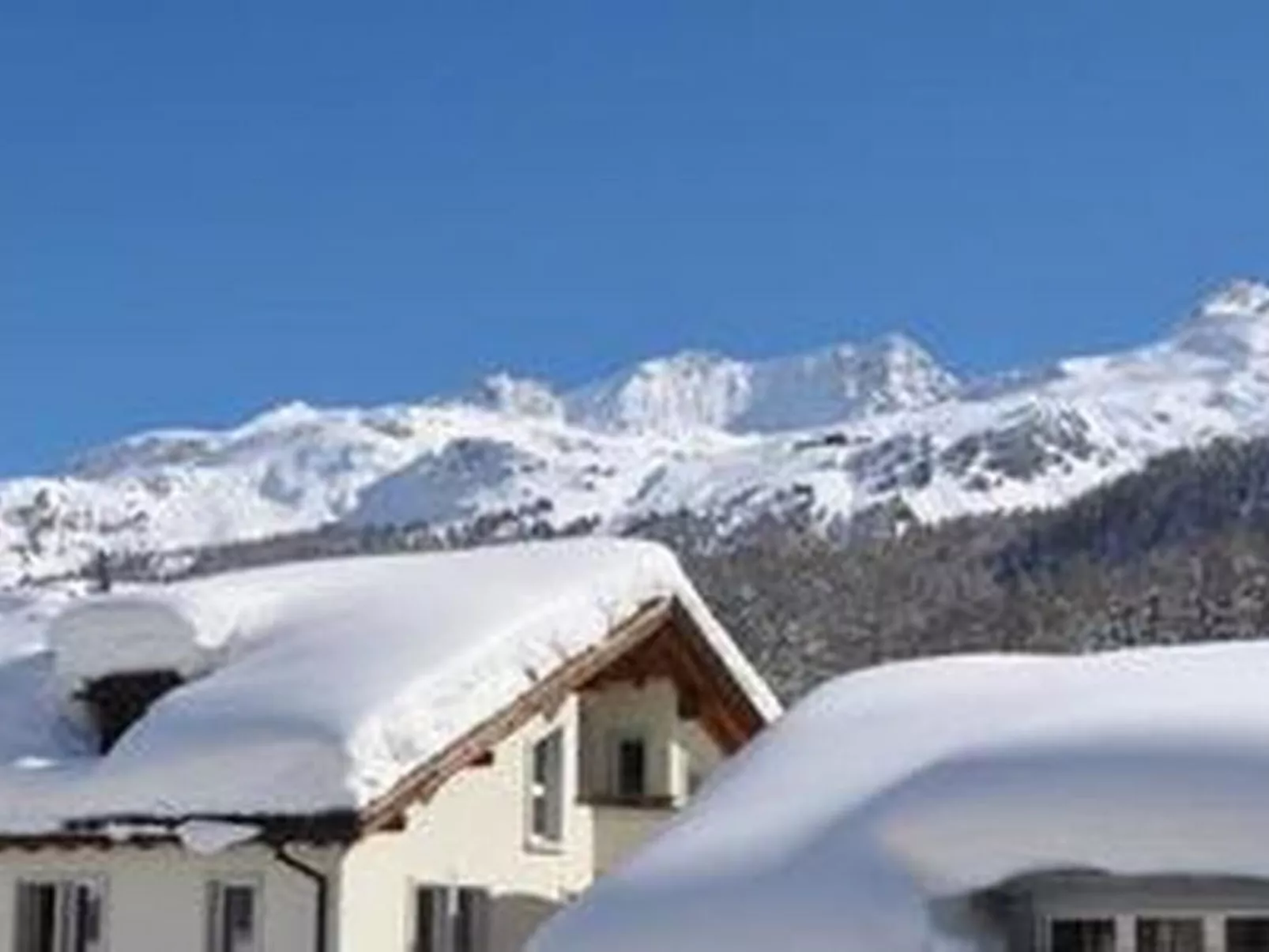 Chesa Semnadur H5 - Buiten