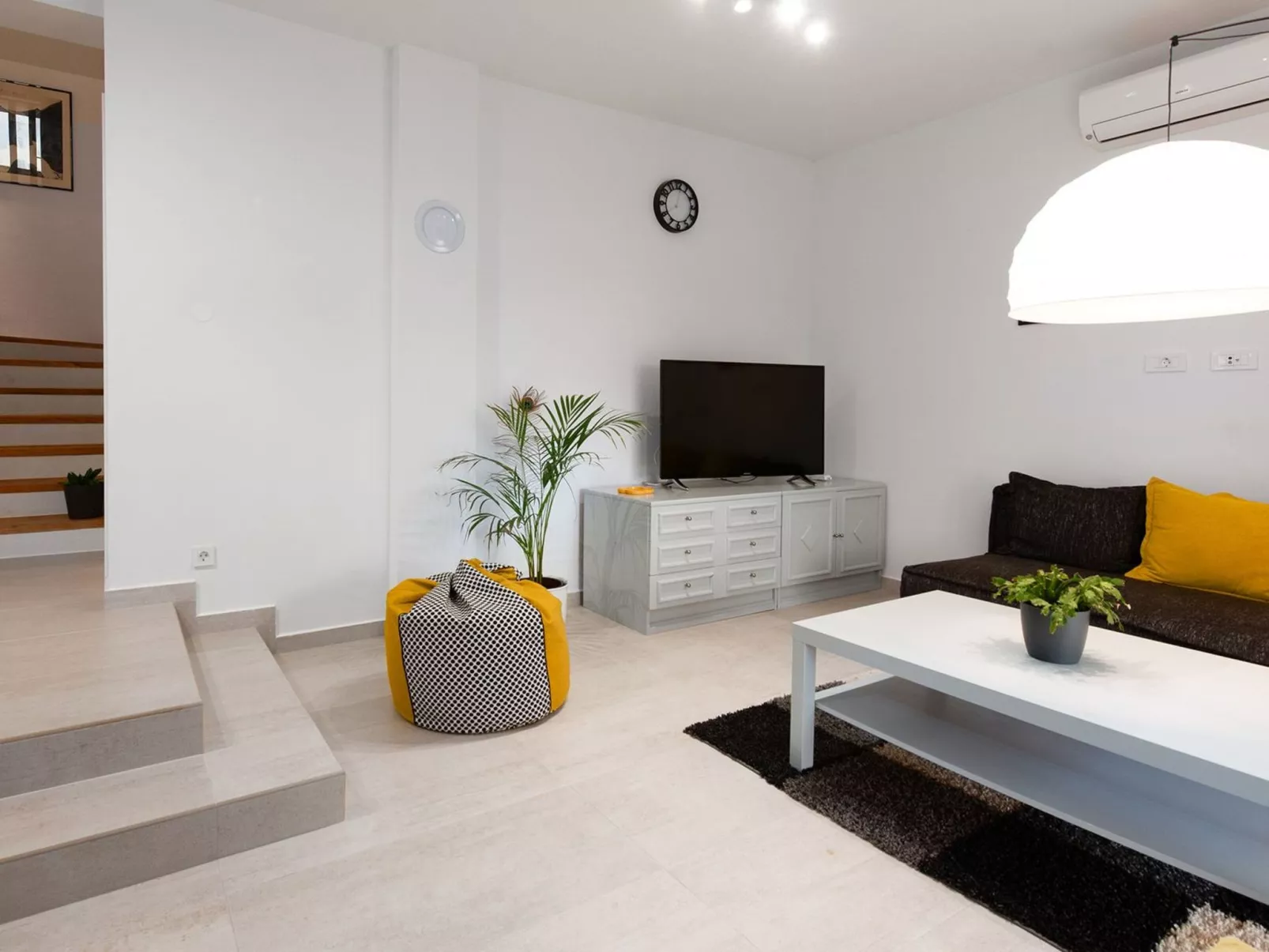 Mit Garten, Grill und Terrasse-Binnen